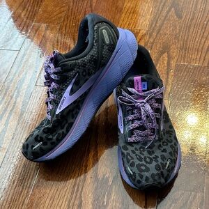 Womens Brooks 1203561B098 Ghost 14 Purple Electric Cheetah Running Shoes 10